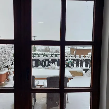 Schoene Aussicht 아파트 *